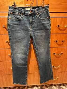 Madewell mid rise kick out jeans size 26